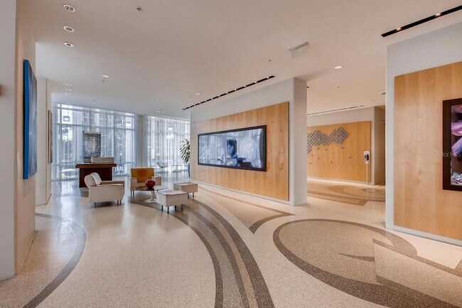 Foto del edificio - 150 E Robinson St