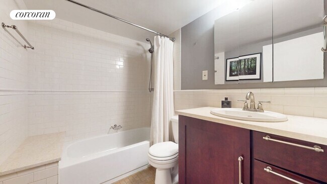 Foto del edificio - 529 W 42nd St