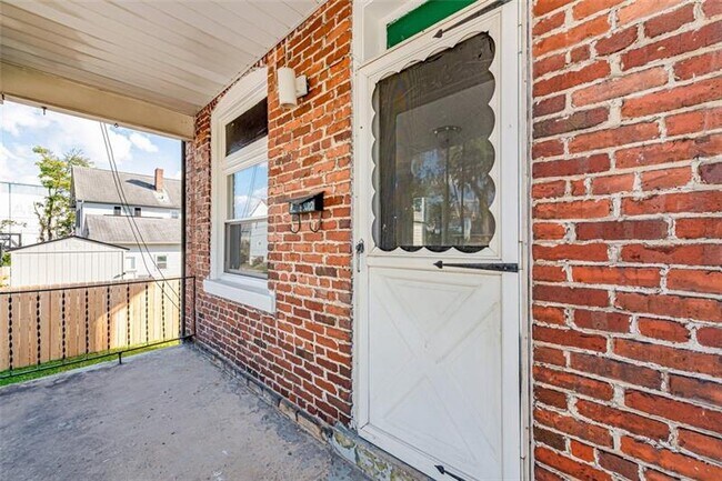 Foto del edificio - 212 Penn St