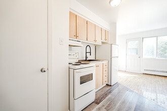 Building Photo - 1655 Rue Fleury E