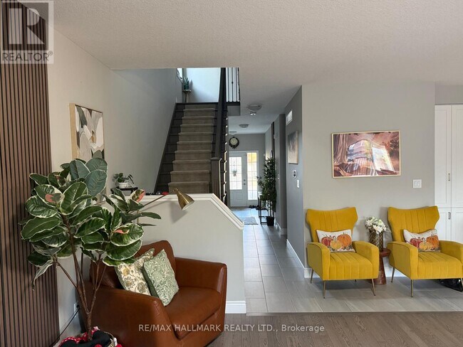Building Photo - 851 Robert Ferrie Dr