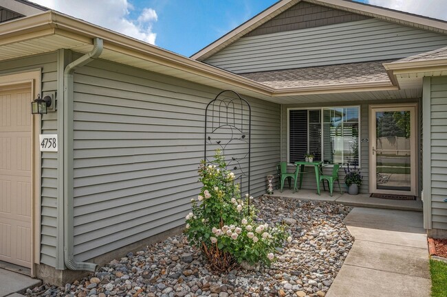 Foto del edificio - 3 bedroom home in Coeur dAlene