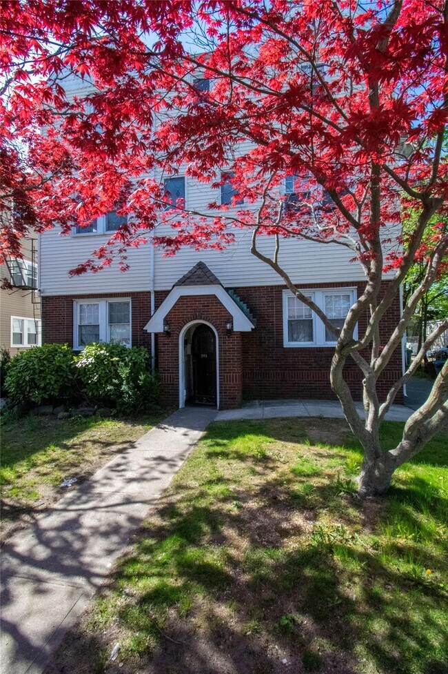 Foto del edificio - 840 Seaman Ave