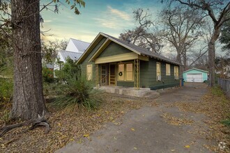 Building Photo - 1710 Haskell St