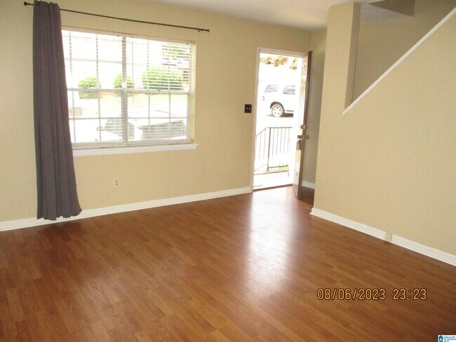 Foto del edificio - 2715 Southbury Cir
