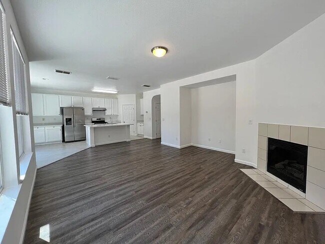 Foto del edificio - 120 Stone Valley Cir