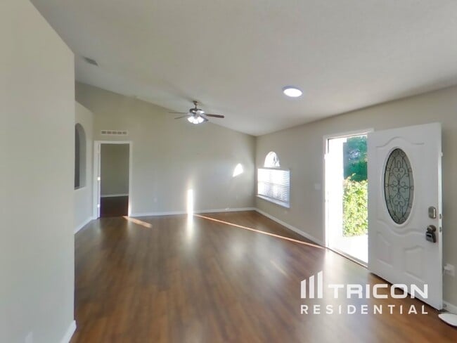 Foto del edificio - 9297 Oak Grove St
