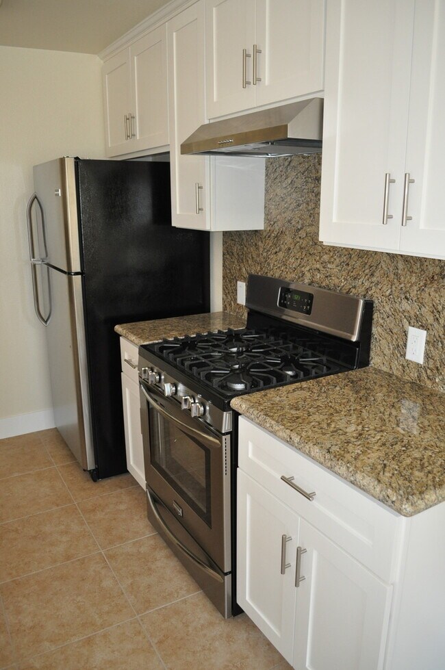 Foto del edificio - 2 Bed, 2 Bath Unit in Cardiff By The Sea