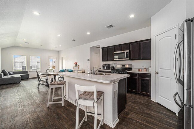 Building Photo - 22435 Forest Gorge Ln