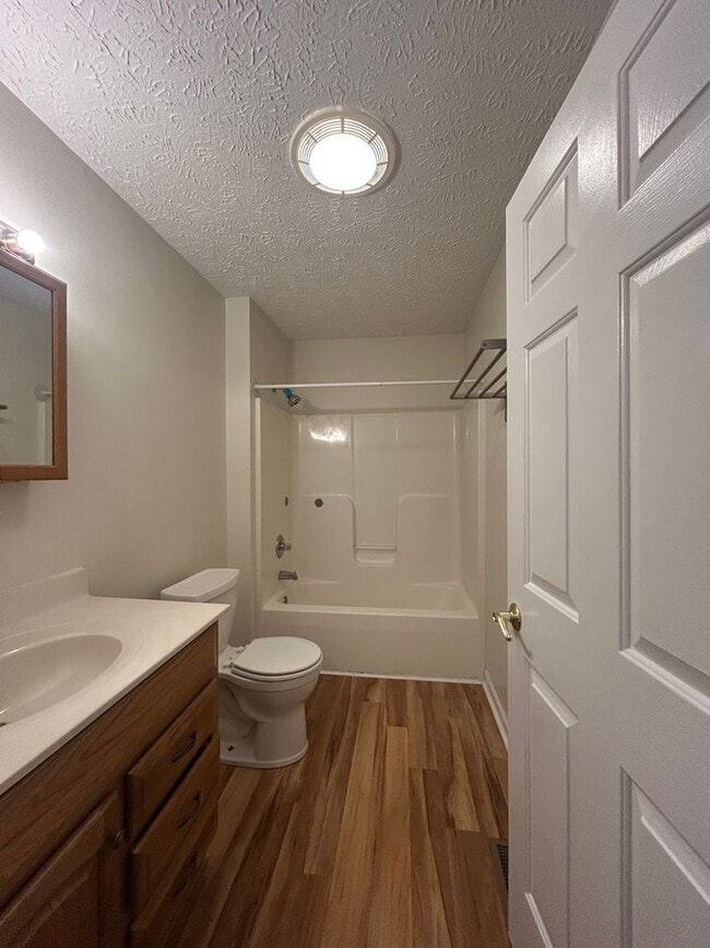 Building Photo - 2 Bedroom 2 Bath with Loft Available Now!