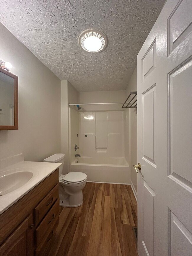 Foto del edificio - 2 Bedroom 2 Bath with Loft Available Now!