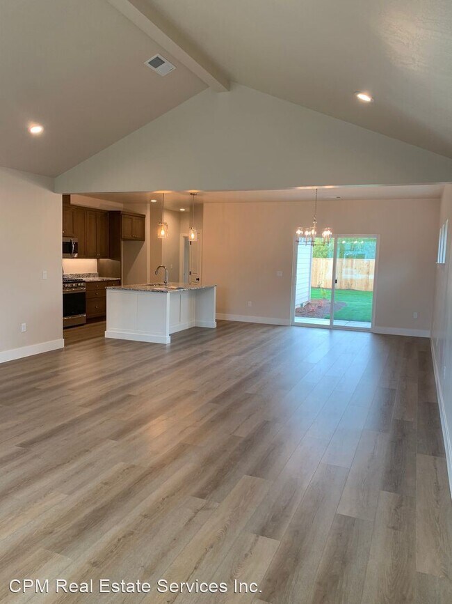 Building Photo - 3 br, 2 bath House - 363 Cheney Loop
