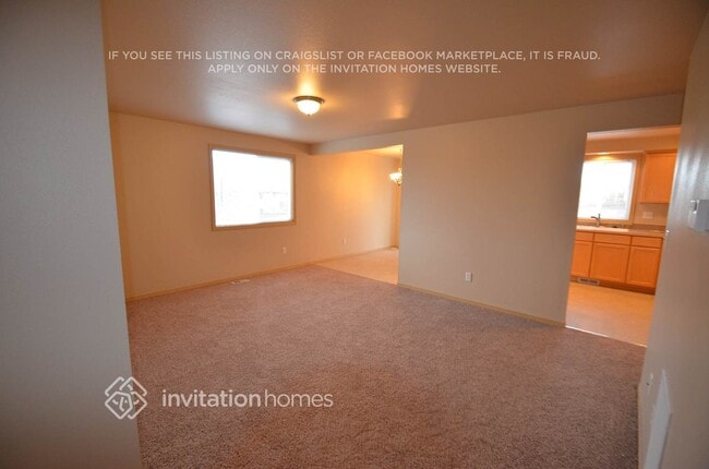 Building Photo - 1022 85th Dr NE