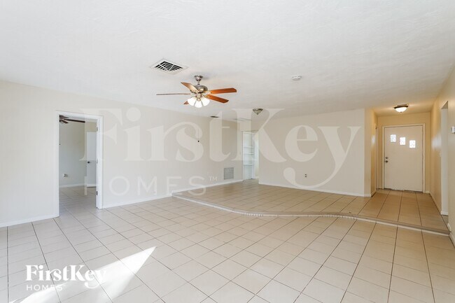 Foto del edificio - 6910 297th Ave N