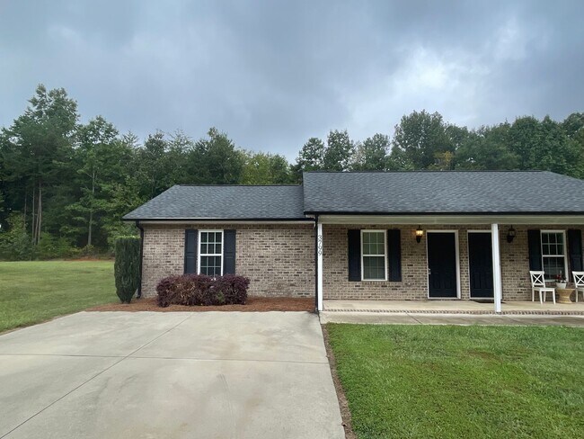 Foto del edificio - Available Now. Welcome to this 2 bedroom, ...