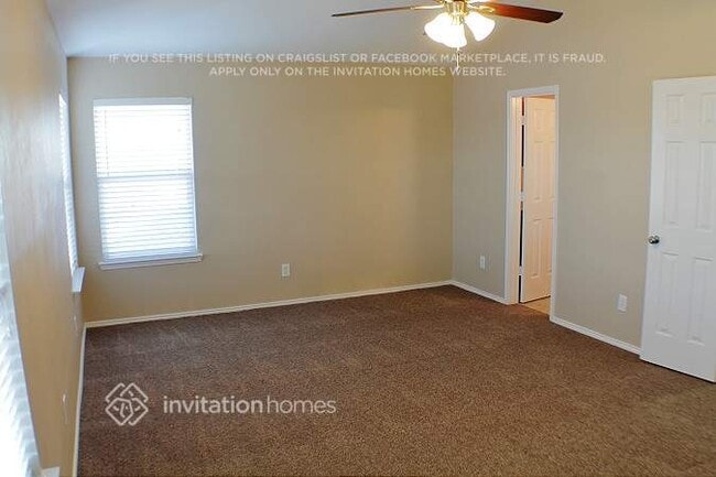 Building Photo - 9224 Lenox Dr