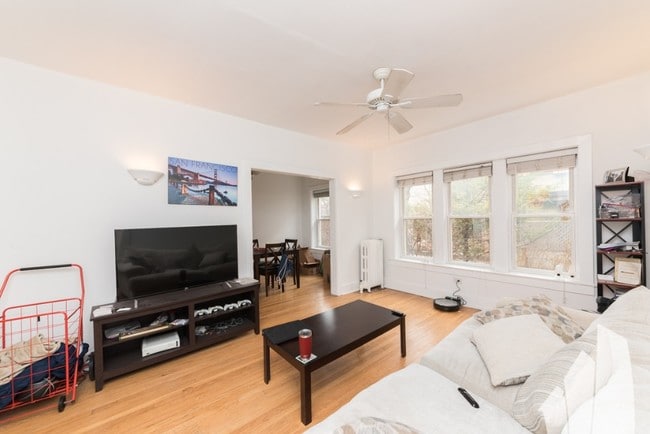 Building Photo - 611.5 W Arlington #1S