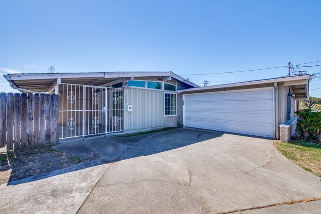 Photo - 2782 Sleepy Hollow Ave House