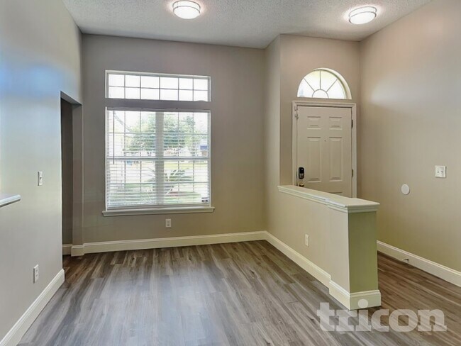 Foto del edificio - 2773 Acorn Park Dr N