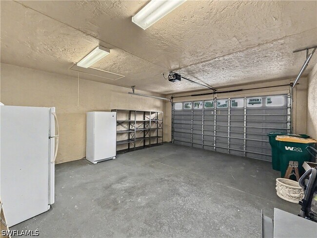 Building Photo - 8390 Big Acorn Cir