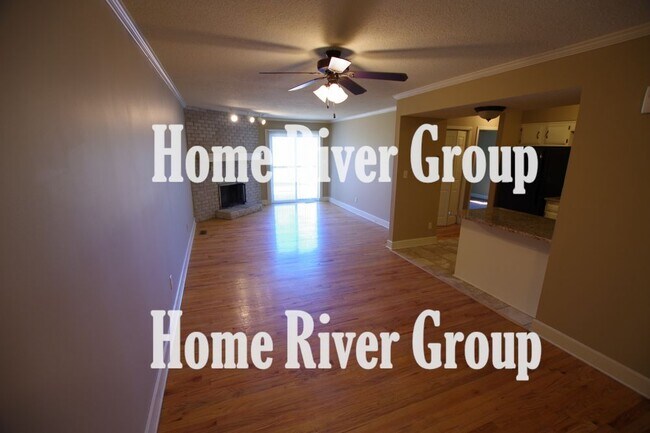 Building Photo - 3 Bed 2 Bath Duplex in Northland Available