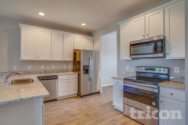 Building Photo - 913 Stokewood Pl