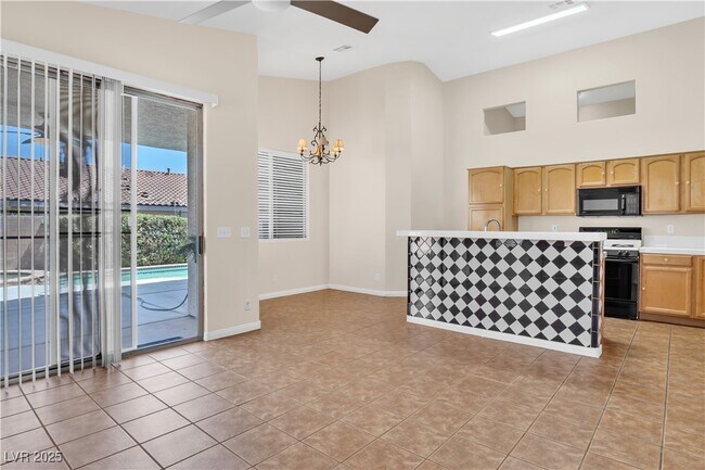 Foto del edificio - 8940 Emery Lake St