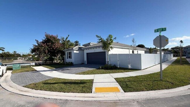 Building Photo - $3,199 16203 SW 147 PL
