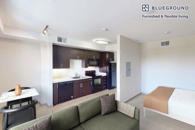 Building Photo - 1001 Harvey Dr