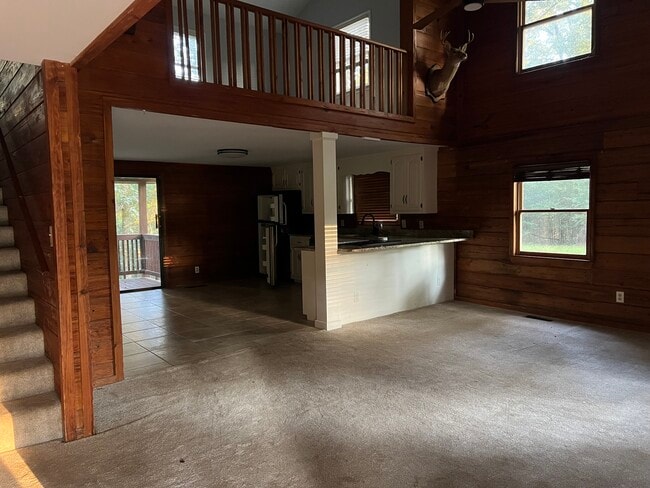 LIVING ROOM - 160 S Lake Dr