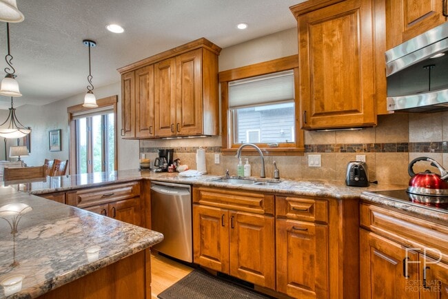 Foto del edificio - Breck 3-bedroom home with views! 4-6