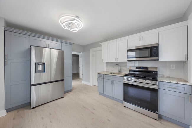 Kitchen - 1920 S Wood Ave