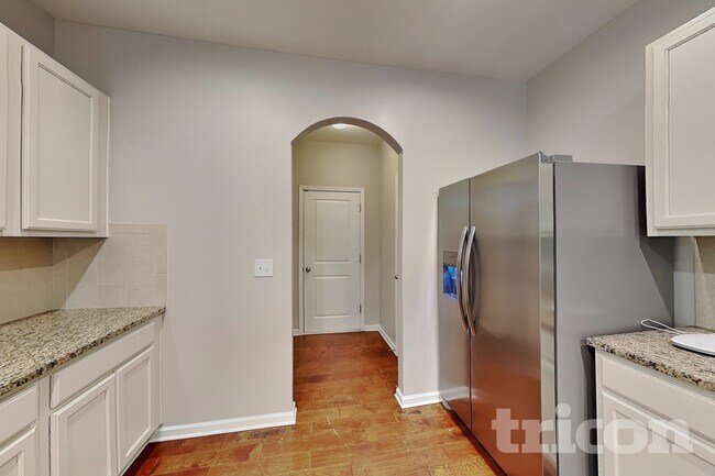 Building Photo - 216 Stillwood Dr