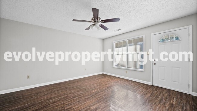 Building Photo - 3712 Firethorne Dr