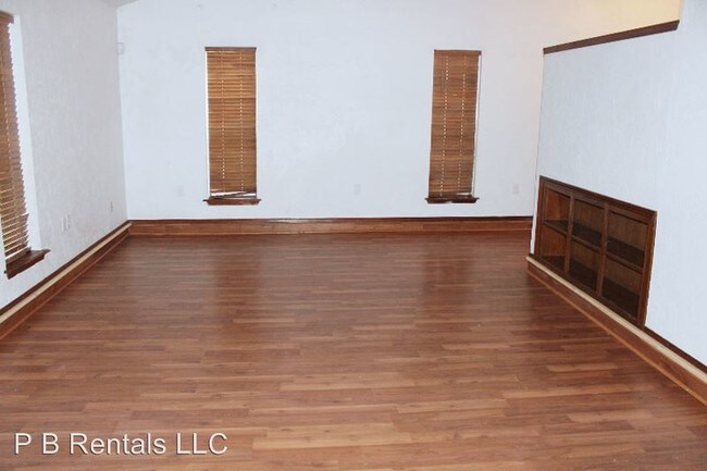 Building Photo - 2507 NE Turtle Creek Dr