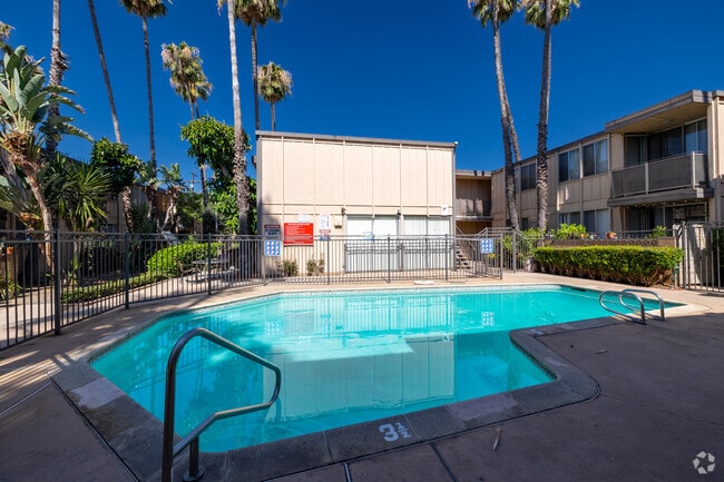 Pool - Balboa Palms Apartments
