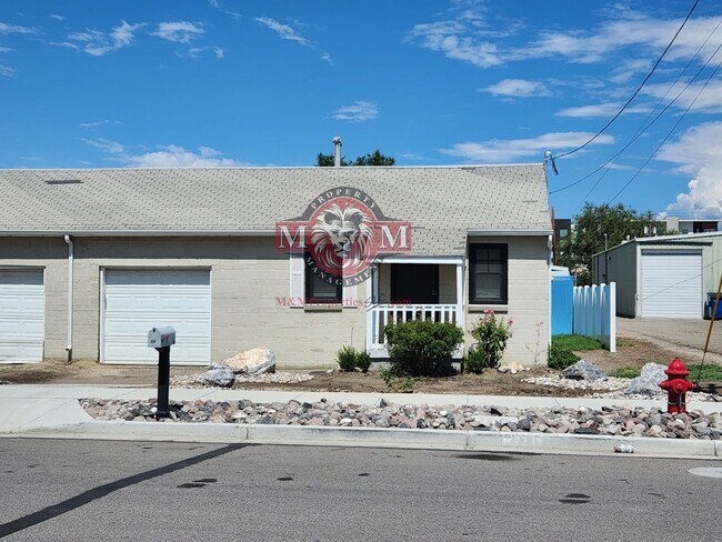 Photo - Cozy 1 Bd 1 Bath Remodeled Duplex House