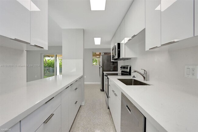 Foto del edificio - 3 br, 2 bath House - 2653 SW 33rd Ct