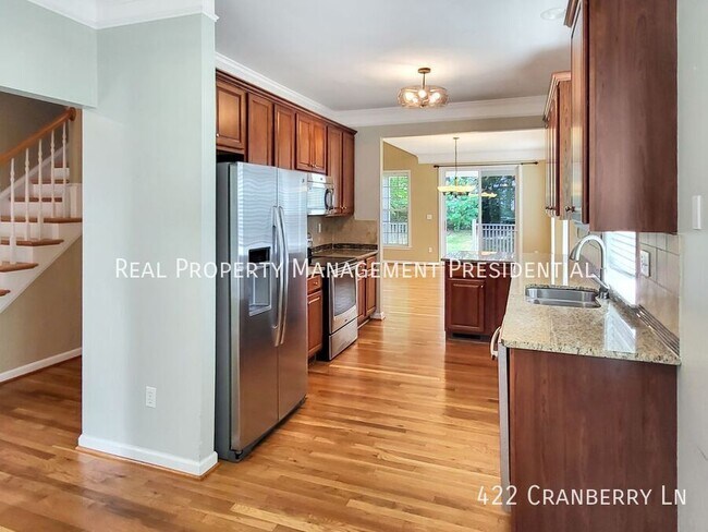Foto del edificio - 422 Cranberry Ln