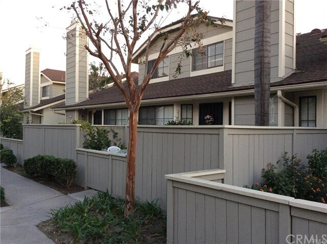 Foto del edificio - 1700 W Cerritos Ave