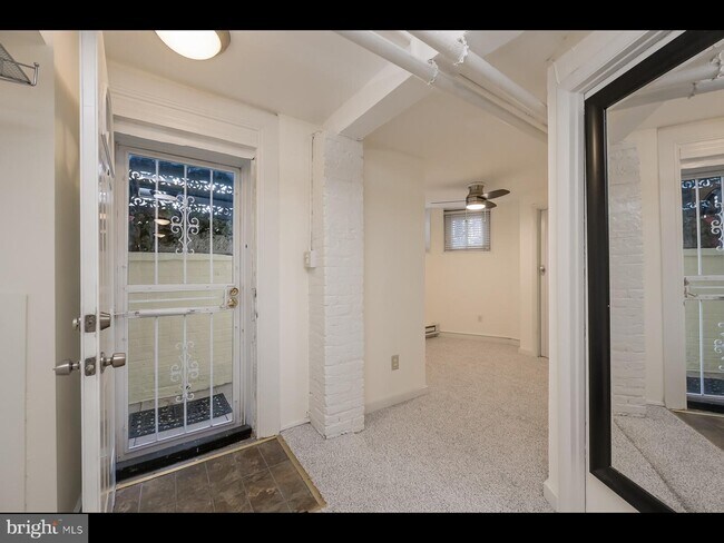 Building Photo - 1438 Q St NW