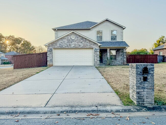 Building Photo - 36 Talladega Loop