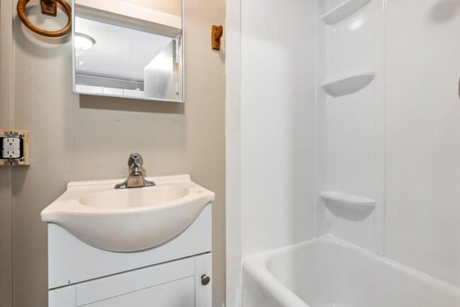 Building Photo - 14-24 C street