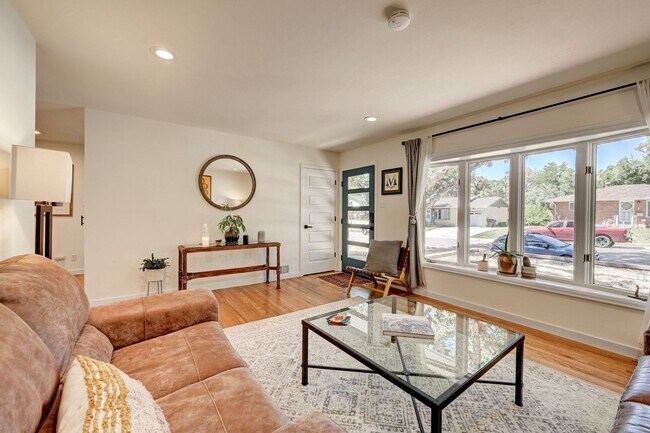 Building Photo - Harvey Park Charmer Ready for You to Call ...
