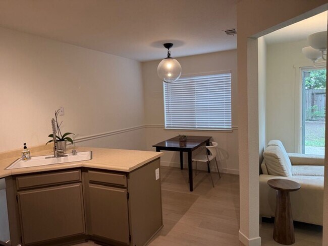 Foto del edificio - Home for Rent in West Sacramento – Southport Area