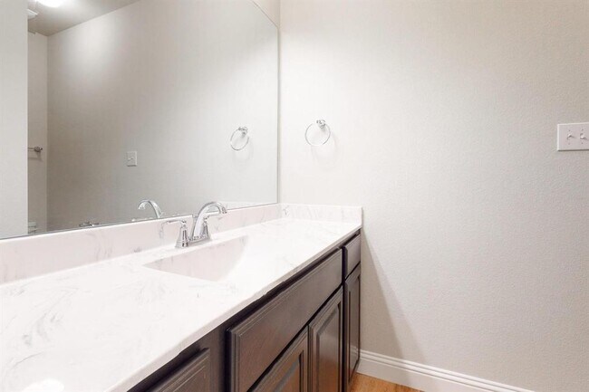 Building Photo - 4620 Sausalito Dr