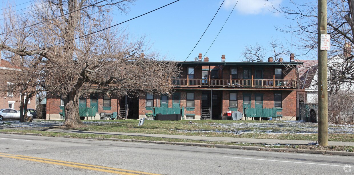 Building Photo - 2205 Park Ave
