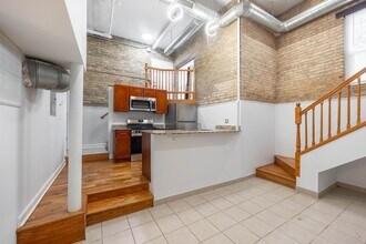 Building Photo - 2042 W Touhy Ave