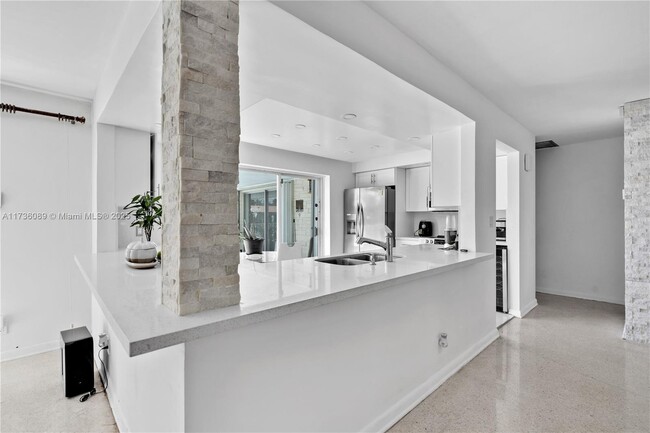 Foto del edificio - 1418 NE 57th Ct