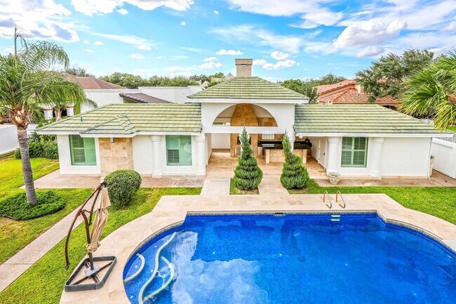 Building Photo - 314 Bordeaux Dr